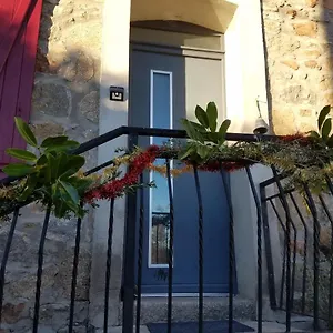 au-coeur-monts-du-lyonnais-gte-8-personnes-wifi.hotels-rhonealpes.com/